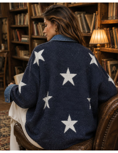 Suéter Azul con Estrellas y Detalles Denim