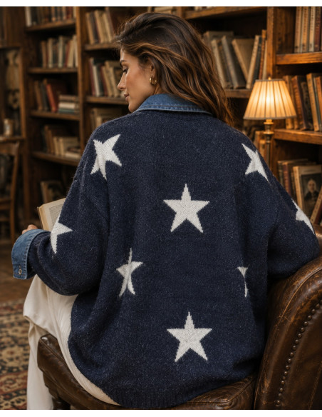 Suéter Azul con Estrellas y Detalles Denim