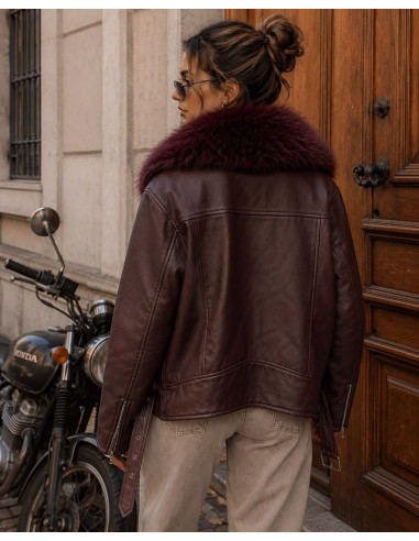Biker efecto piel en granate con pelo...