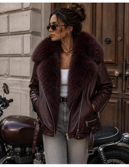 Biker efecto piel en granate con pelo desmontable y suave interior