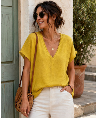 Blusa de Lino mostaza con Escote de Pico y Acabado...