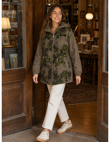 Parka Verde Kaki Bordada con Lentejuelas y Capucha