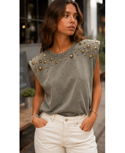 Camiseta verde Lavada con Hombreras y Tachas Bronce 2