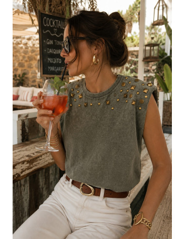 Camiseta verde Lavada con Hombreras y Tachas...