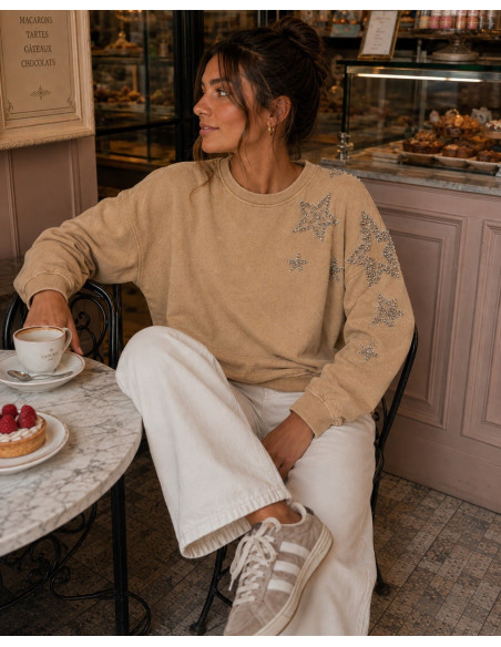 Sudadera camel efecto lavado con Estrellas de Abalorios Plateados