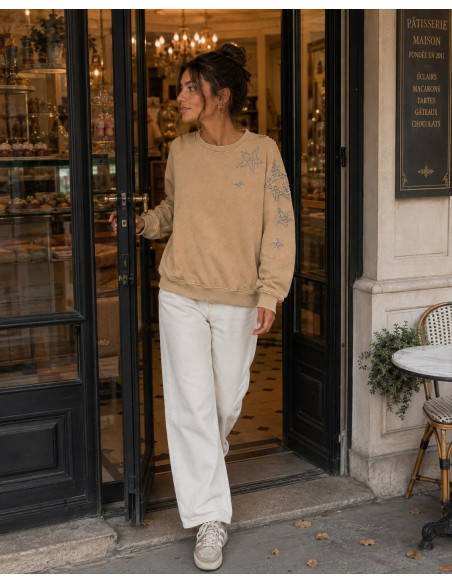 Sudadera camel efecto lavado con Estrellas de Abalorios Plateados
