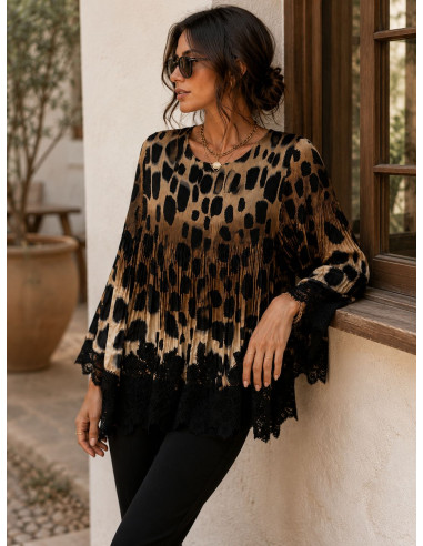 Blusa Satinada Animal Print con Puntilla Negra