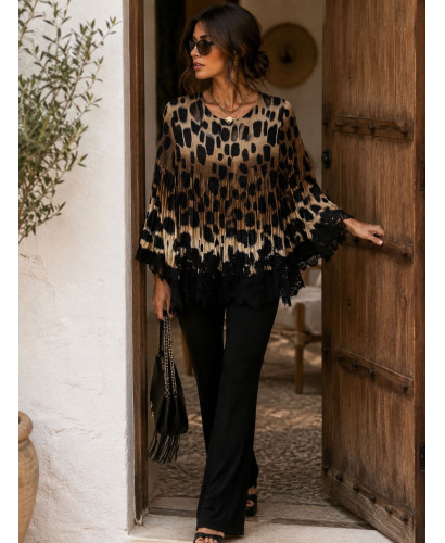 Blusa Satinada Animal Print con Puntilla Negra 2