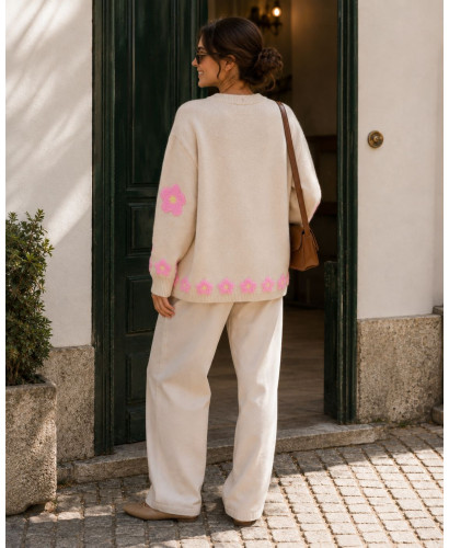 Cardigan crudo bordado con margaritas rosas 2