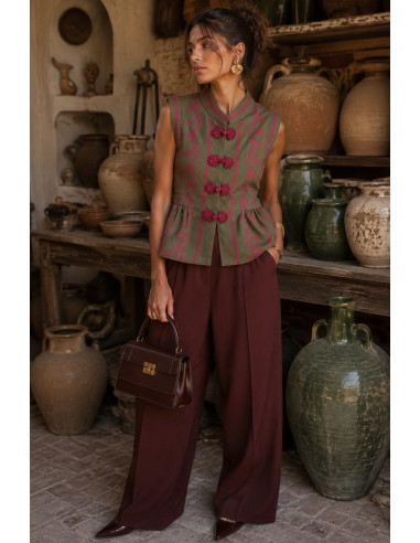 Blusa de lino verde con dibujo en granate