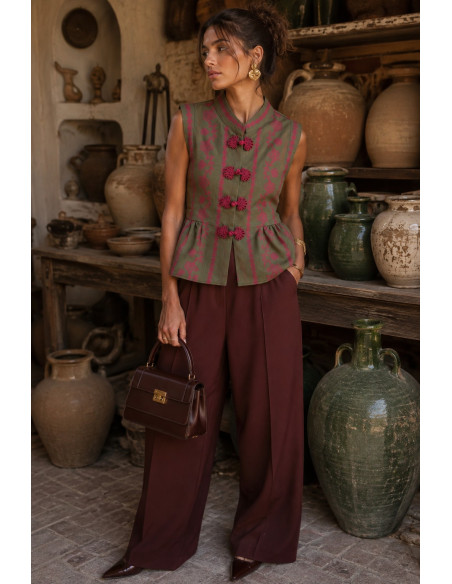 Blusa de lino verde con dibujo en granate