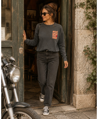 🩶 Sudadera gris efecto lavado “MORE AMOR POR FAVOR” 2