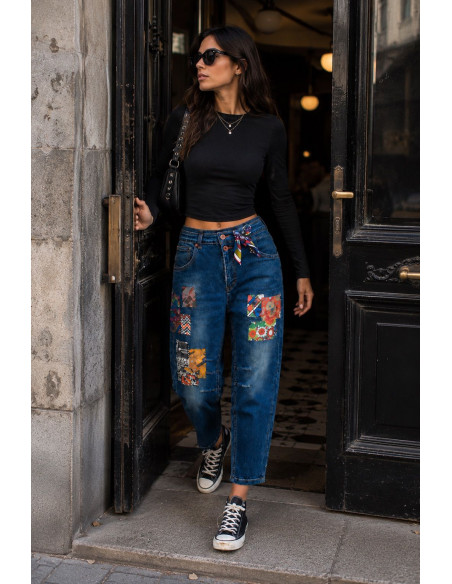 👖 Pantalón Vaquero Baggy con Parches y Lazo