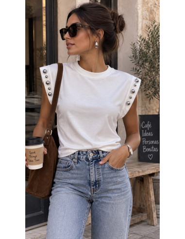 Camiseta blanca con Tachuelas Desiguales en los...