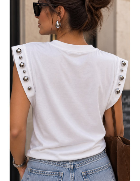 Camiseta blanca con Tachuelas Desiguales en los Hombros