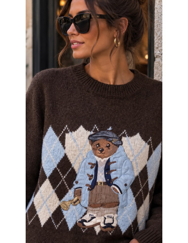 🧸 Suéter Chocolate con Rombo Azul y Osito