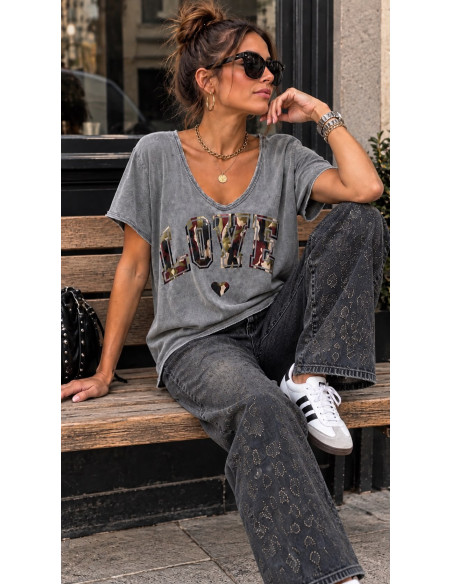 🩶 Camiseta LOVE Camuflaje Gris Lavado ✨