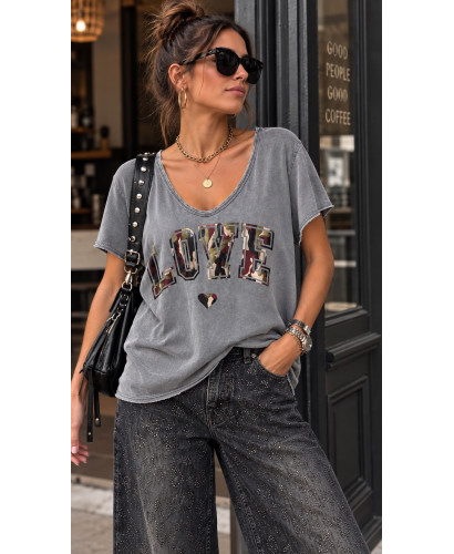 🩶 Camiseta LOVE Camuflaje Gris Lavado ✨