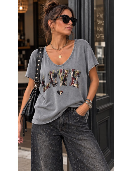 🩶 Camiseta LOVE Camuflaje Gris Lavado ✨