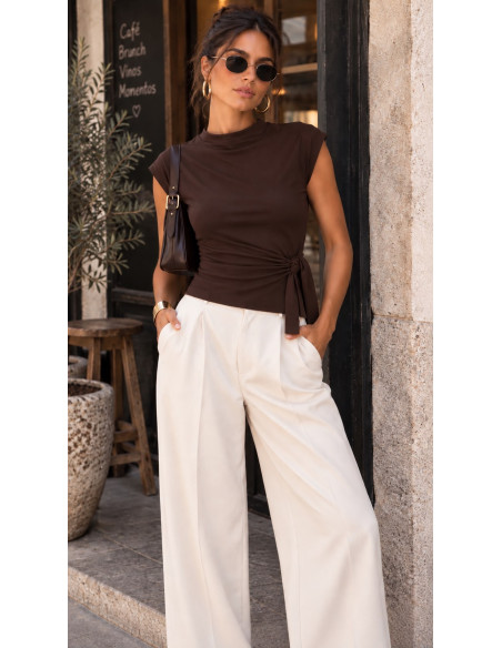 Camiseta chocolate con Lazada Lateral