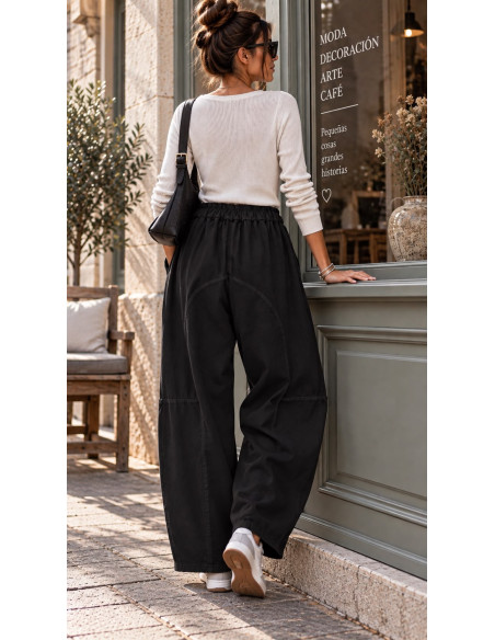 Pantalón Flor negro de Pata Globo