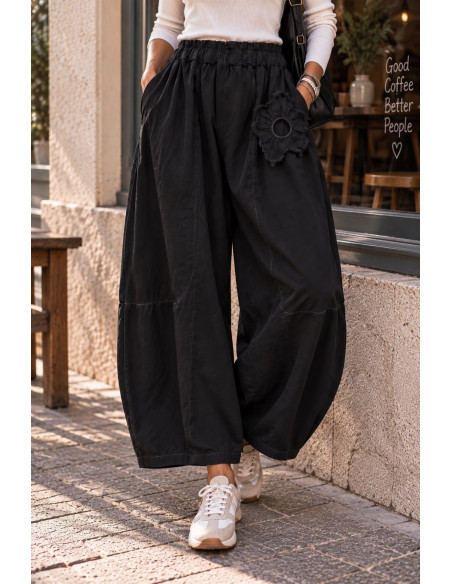 Pantalón Flor negro de Pata Globo