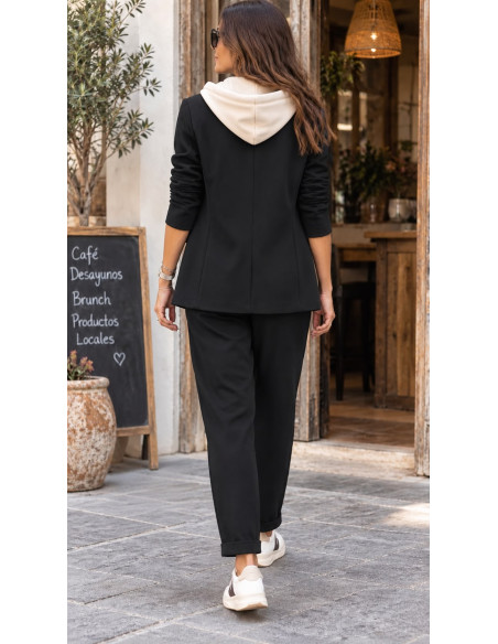 Conjunto negro Chaqueta con Capucha y Pantalón Milano