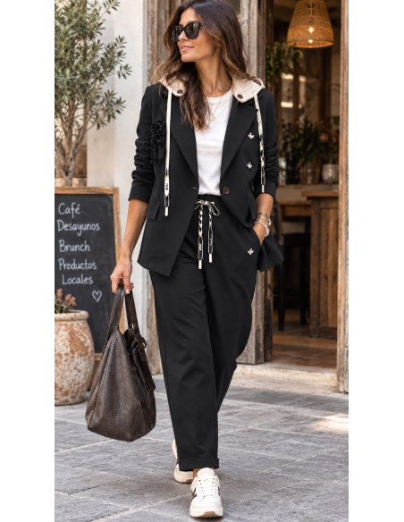 Conjunto negro Chaqueta con Capucha y Pantalón Milano