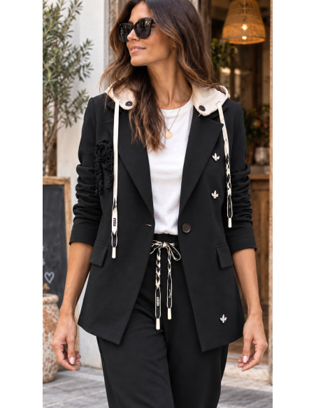 Conjunto negro Chaqueta con Capucha y Pantalón Milano
