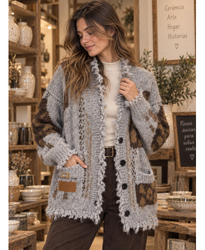 🧶 Chaqueta de Punto Combinada con Flecos y Estampados Gris🤎✨