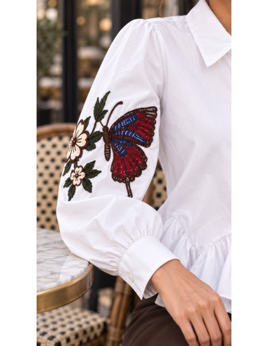 🤍 Camisa Blanca con Bordados y Volantes