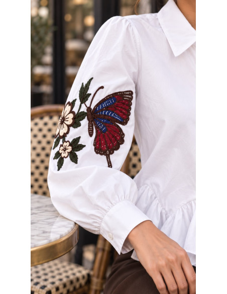 🤍 Camisa Blanca con Bordados y Volantes