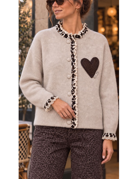🤎 Chaqueta de Punto con Volantes Animal Print y Corazón
