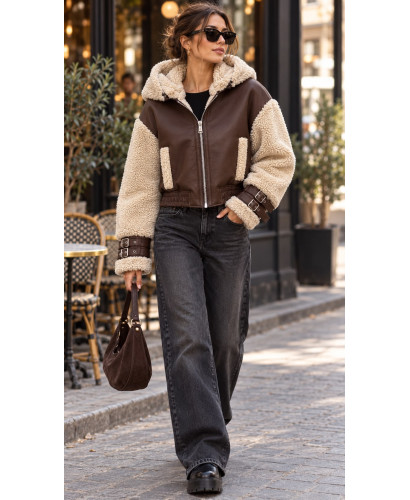 Chaqueta corta efecto piel chocolate con mangas y forro...