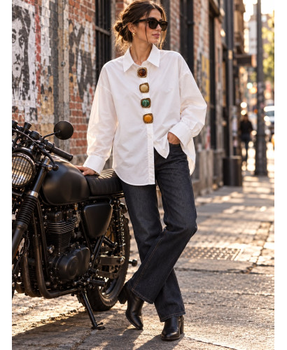 Camisa Blanca Oversize con Abalorios Decorativos 2