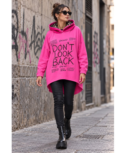 Sudadera Rosa Asimétrica con Capucha Animal Print y Mensaje
