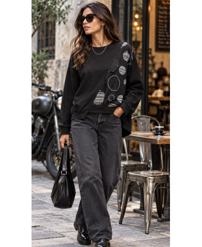 Sudadera Asimétrica Negra con Estampado Geométrico