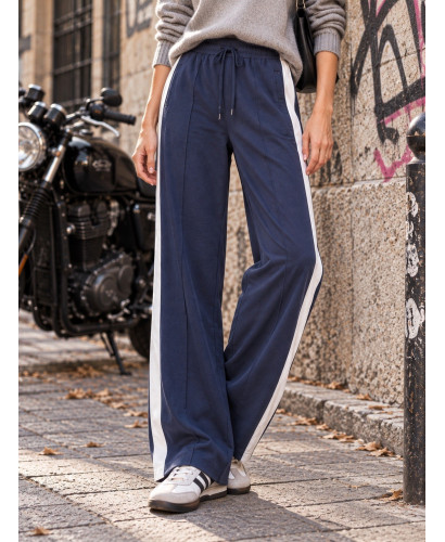 Pantalón Azul con Franja Blanca Lateral y Nervio Delantero