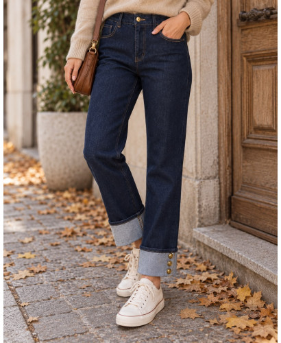 Pantalón vaquero recto con vuelta y botones laterales