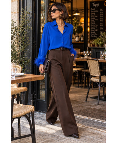 Camisa Azul Klein con Puños de Plumas 2