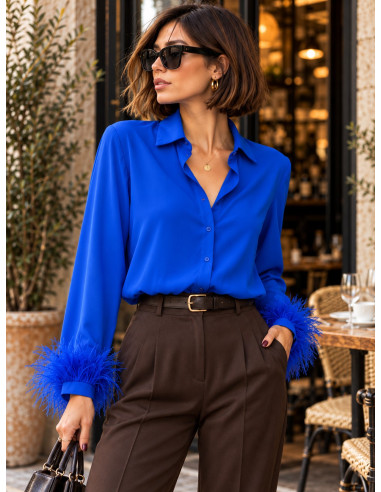 Camisa Azul Klein con Puños de Plumas