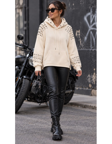 Sudadera cruda con tachas y forro polar