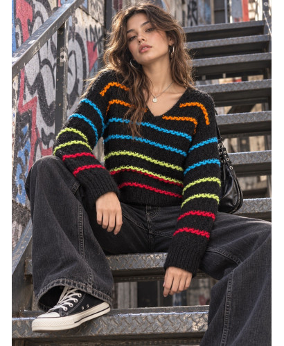 Suéter de Lana Negro con Rayas de Colores – Estilo Casual...